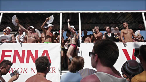 SPAIN-GAYPRIDE-DRAG-QUEEN