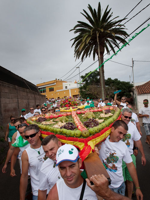 SPAIN-TRADITION-HEART