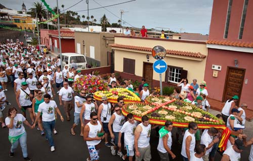 SPAIN-TRADITION-HEART