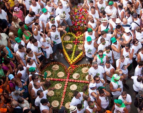 SPAIN-TRADITION-HEART